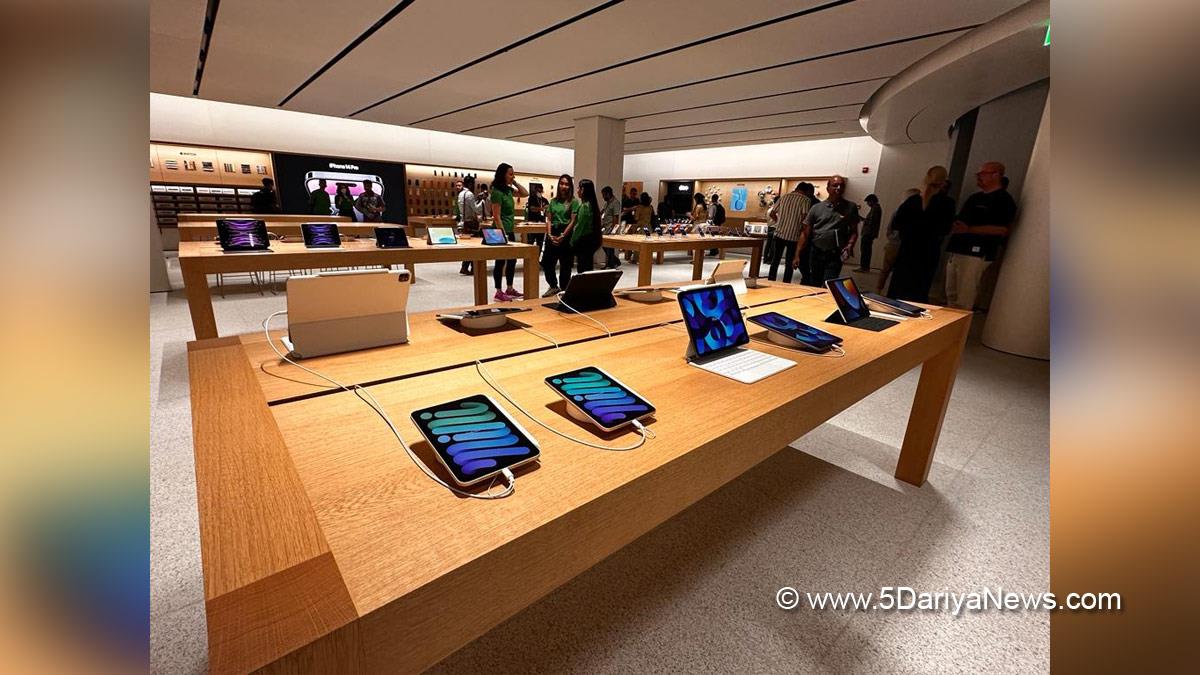 Commercial, Apple, Apple Store, Apple Retail Store, Apple Store India, Apple Store Mumbai, Apple Retail Store India, Apple Retail Store Mumbai, Apple Retail Store Delhi, Apple Store Delhi, Apple Retail Store India Launch, Tim Cook, Tim Cook Apple, Tim Cook Apple Store, Tim Cook Apple Store India