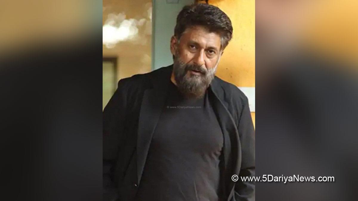 Bollywood, Entertainment, Mumbai, Actor, Cinema, Hindi Films, Movie, Mumbai News, Vivek Agnihotri, Vivek Agnihotri Twitter, Vivek Agnihotri Tweet, Vivek Agnihotri Controversy, Vivek Agnihotri Controversial Tweet