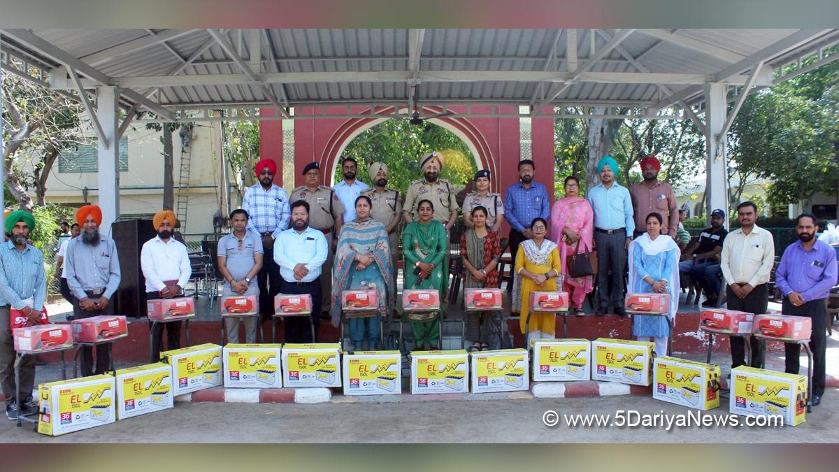 Mandeep Singh Sidhu, Punjab Police, Police, Saumya Mishra, Harmeet Singh Hundal