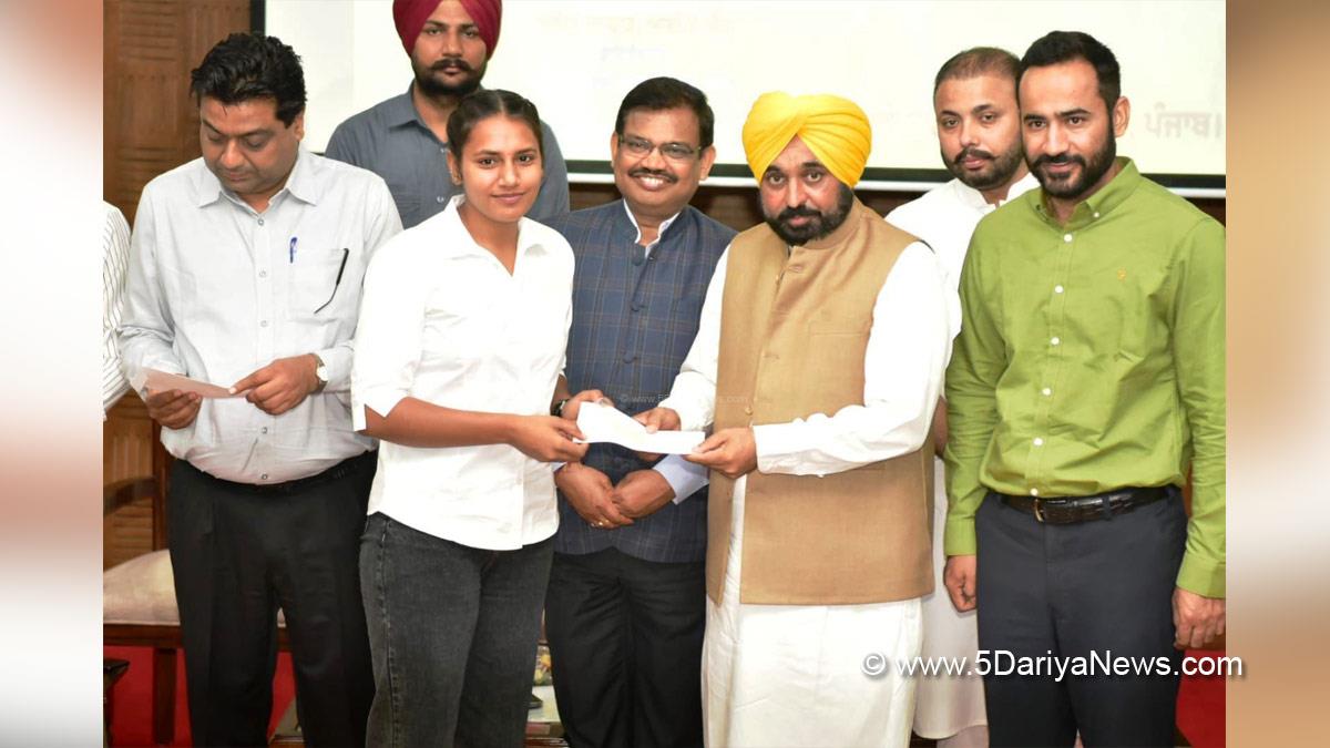 Bhagwant Mann, AAP, Aam Aadmi Party, Aam Aadmi Party Punjab, AAP Punjab, Government of Punjab, Punjab Government, Punjab, Chief Minister Of Punjab, Meet Hayer, Sports, DC Fatehgarh Sahib, Parneet Shergill, Fatehgarh Sahib, Deputy Commissioner Fatehgarh Sahib 