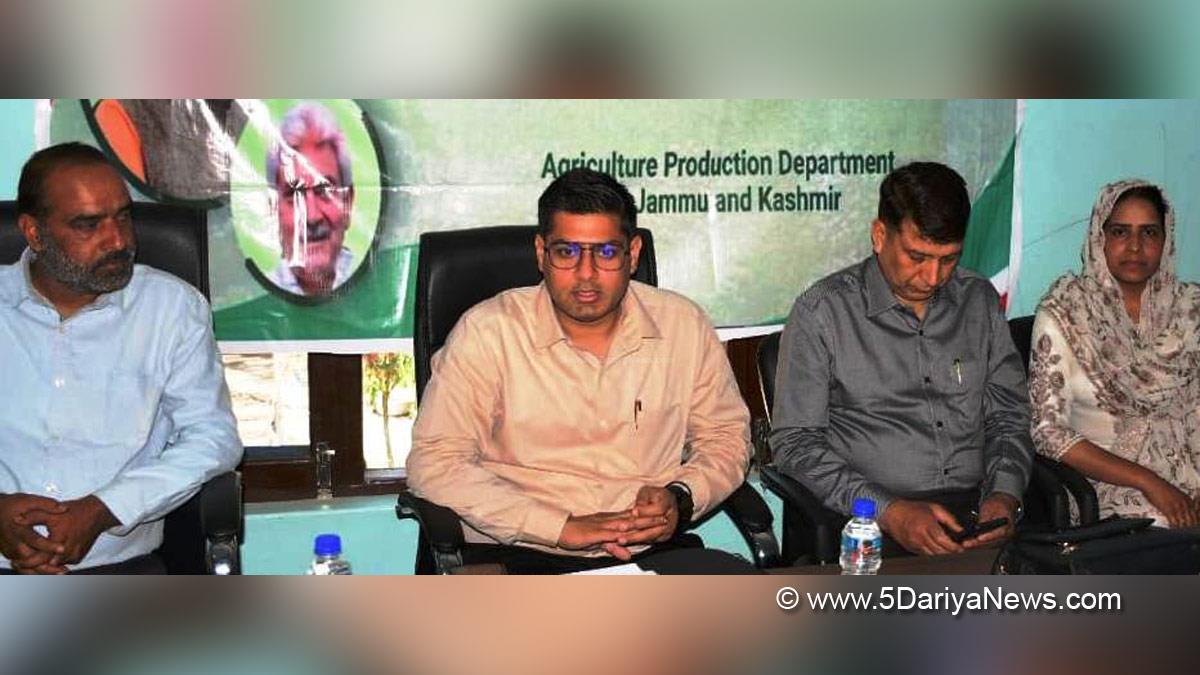 Rajouri, DDC Rajouri, Deputy Commissioner Rajouri, Vikas Kundal, Kashmir, Jammu And Kashmir, Jammu & Kashmir, Kisan Sampark Abhiyan, Aitti Panchayat