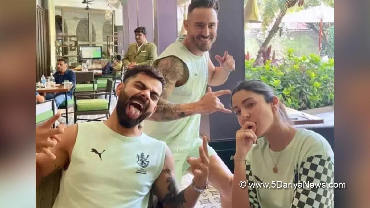 Virat Kohli, Sports News, Cricket, Cricketer, Player, Bowler, Batsman, Faf du Plessis, Anushka Sharma, Bollywood, Entertainment, Mumbai, Actress, Cinema, Hindi Films, Movie, Mumbai News, Virat Kohli Viral Photos