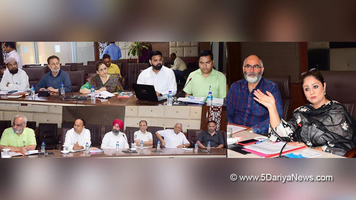 Hina Bhat, Kashmir, Jammu And Kashmir, Jammu & Kashmir, Jammu, J&K Khadi Villages and Industries Board, JKKVIB, Dr.Hina Shafi Bhat, KVIB