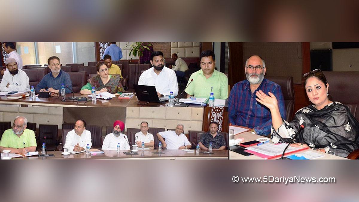 Hina Bhat, Kashmir, Jammu And Kashmir, Jammu & Kashmir, Jammu, J&K Khadi Villages and Industries Board, JKKVIB, Dr.Hina Shafi Bhat, KVIB
