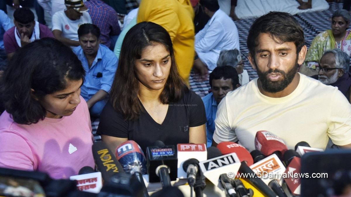 Protest, Wretlers Protest, Wretlers Protest New Delhi, Wretlers Protest News, Wretlers Protest Reason, Wretlers Protest In India, Brij Bhushan Sharan Singh News, Brij Bhushan Sharan Singh Latest News, Wrestling Federation of India, WFI, WFI President, Bajrang Punia, Vinesh Phogat, Sakshi Malik, Bajrang Vinesh Sakshi Protest, Brij Bhushan Sharan Singh Resignation, Wretlers Protest News Today