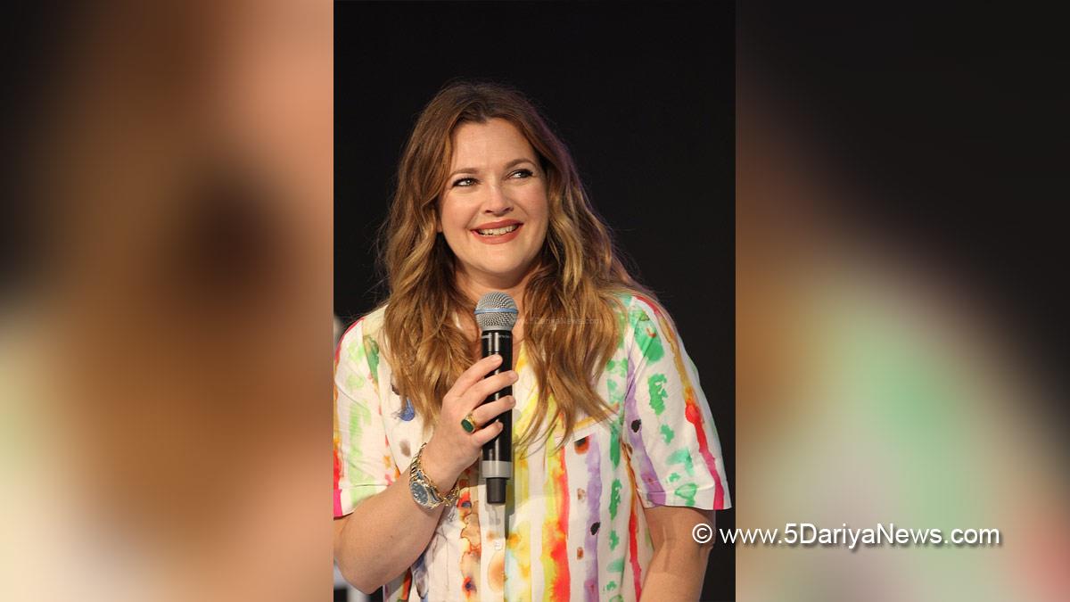 Hollywood, Los Angeles, Actress, Actor, Cinema, Movie, Drew Barrymore, Drew Barrymore Suicide, Drew Barrymore Suicide Attempt, Drew Barrymore News, Drew Barrymore Latest News