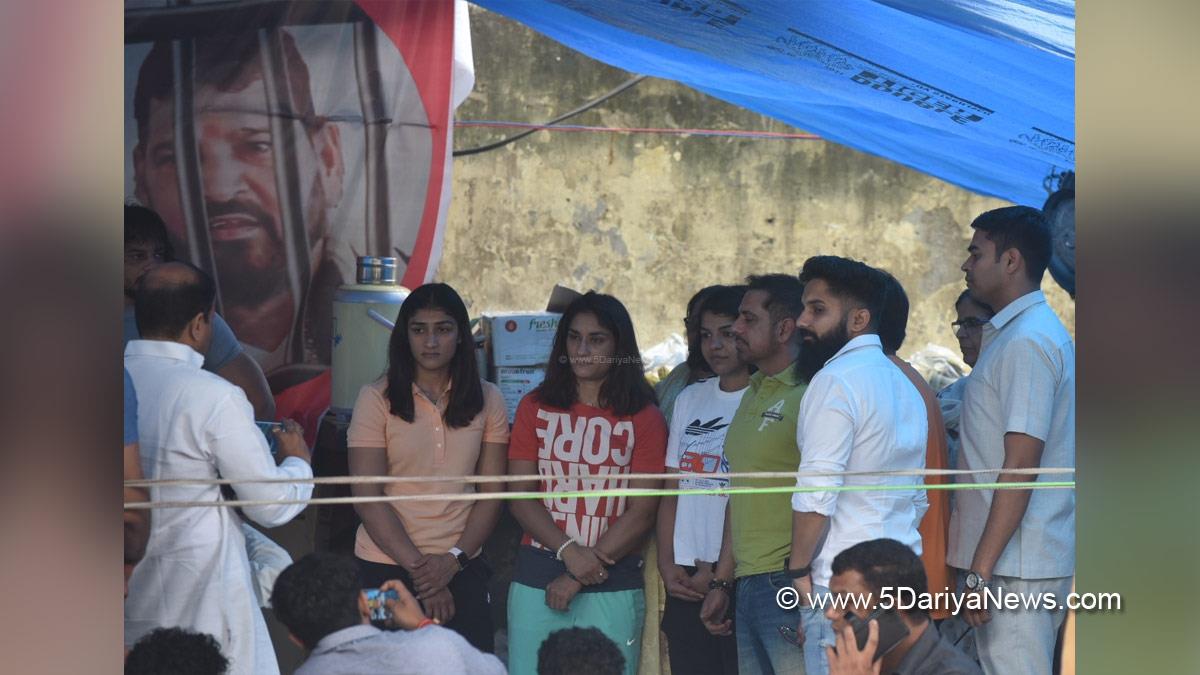 Protest, Wretlers Protest, Wretlers Protest New Delhi, Wretlers Protest News, Wretlers Protest Reason, Wretlers Protest In India, Brij Bhushan Sharan Singh News, Brij Bhushan Sharan Singh Latest News, Wrestling Federation of India, WFI, WFI President, Bajrang Punia, Vinesh Phogat, Sakshi Malik, Bajrang Vinesh Sakshi Protest, Wretlers Protest News Today