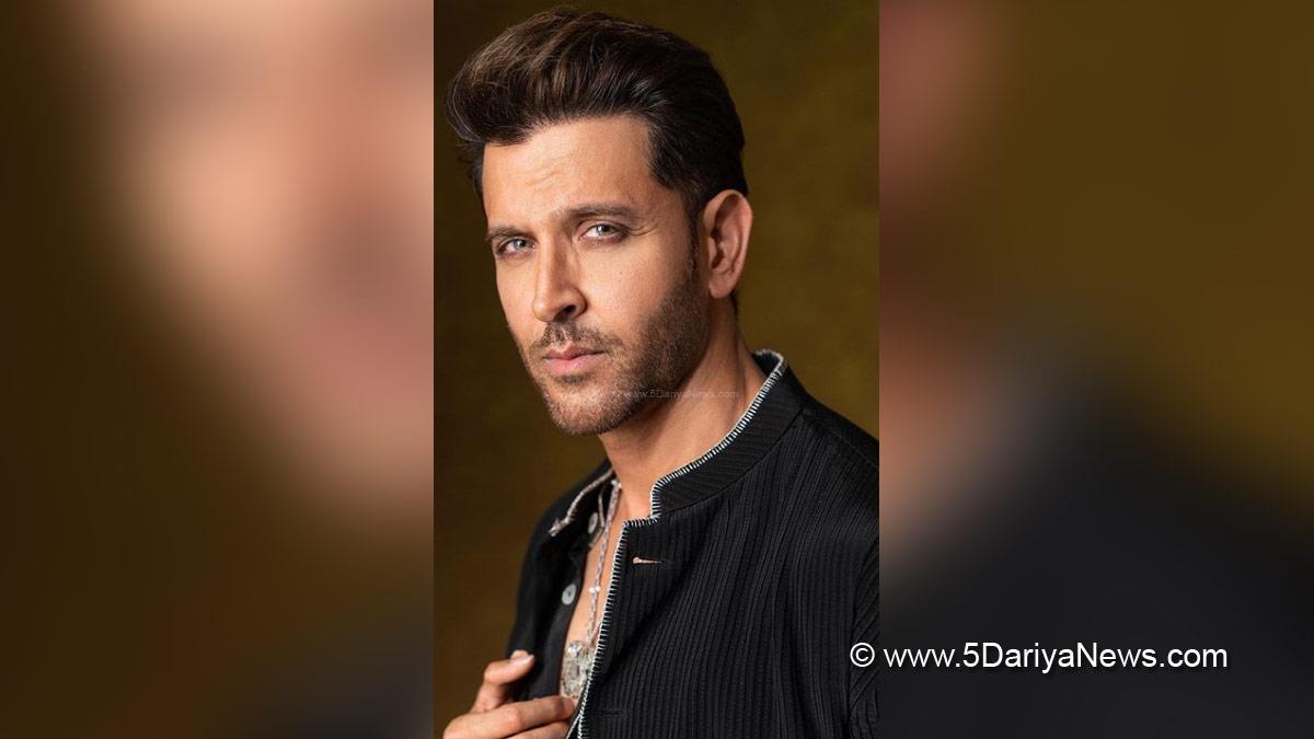Hrithik Roshan, Bollywood, Entertainment, Mumbai, Actor, Cinema, Hindi Films, Movie, Mumbai News, Hrithik Roshan New Video, Hrithik Roshan Viral Video