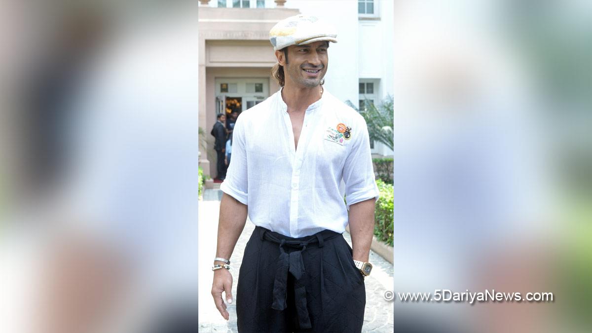 Vidyut Jammwal, Bollywood, Entertainment, Mumbai, Actor, Cinema, Hindi Films, Movie, Mumbai News, Vidyut Jammwal Workout Music