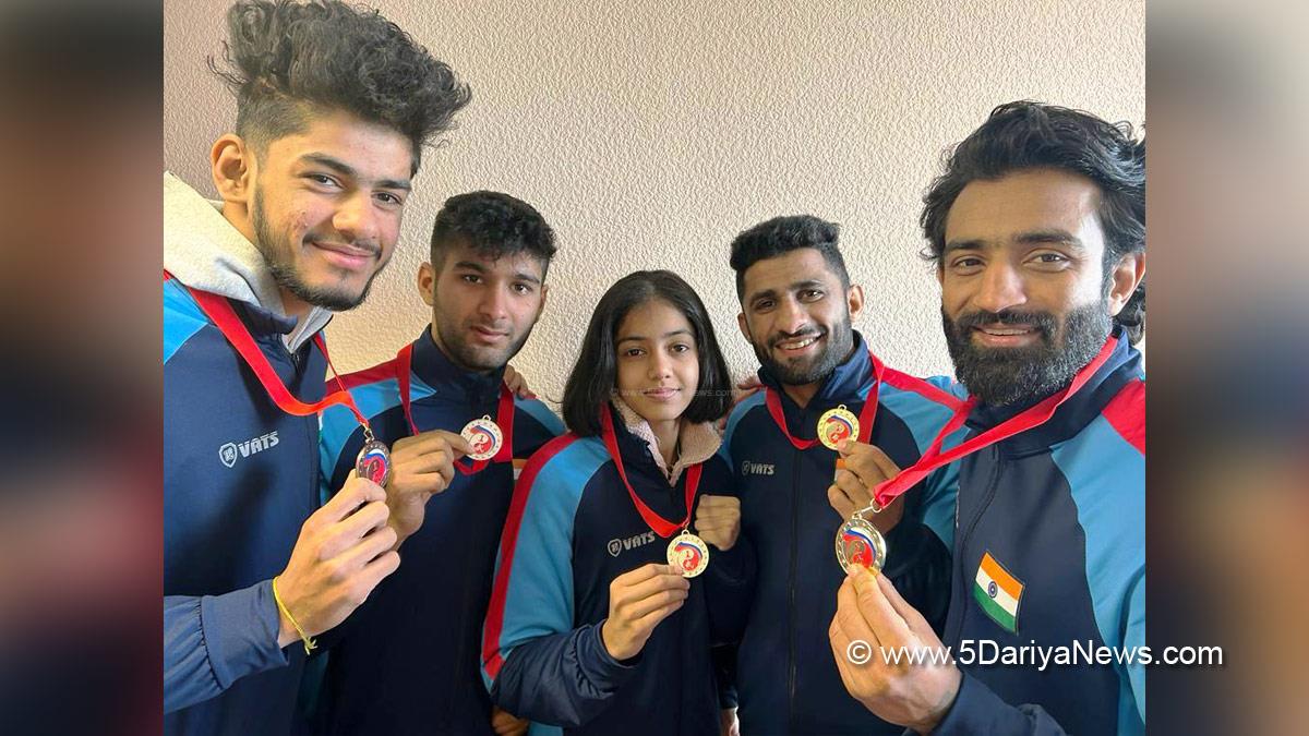   J&K Wushu stars shine in Moscow Efforts are commensurating with results: Secretary Sports Council  Srinagar  Riding on splendid show of skills and mental strength, J&K players have retained the title in the Moscow Wushu Stars Championship being held in Moscow currently. The players that have presented exemplary performance in the championship that began earlier this week and is scheduled to culminate tomorrow at Moscow include Asian Games medalist Surya Bhanu Partap Singh, National Games medal