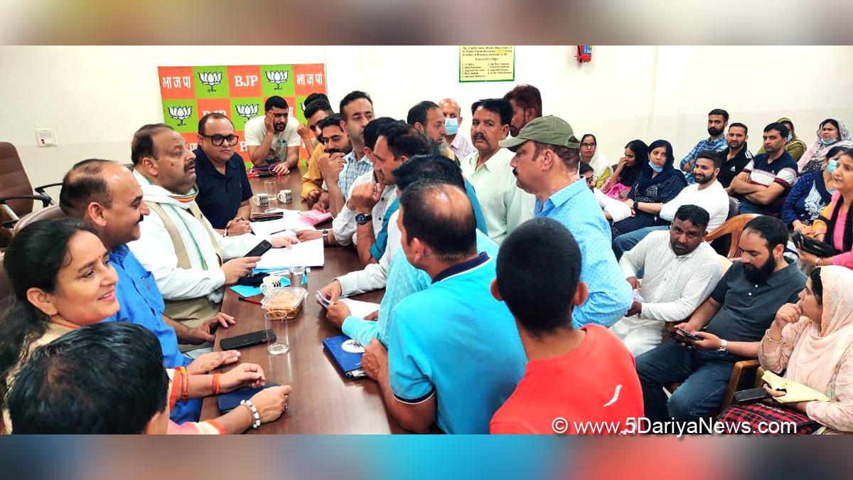 Smriti Irani, Smriti Zubin Irani, BJP, Bharatiya Janata Party, Udhampur, DDC Udhampur, District Development Commissioner Udhampur, Sachin Kumar Vaishay, Kashmir, Jammu And Kashmir, Jammu & Kashmir, District Administration Udhampur