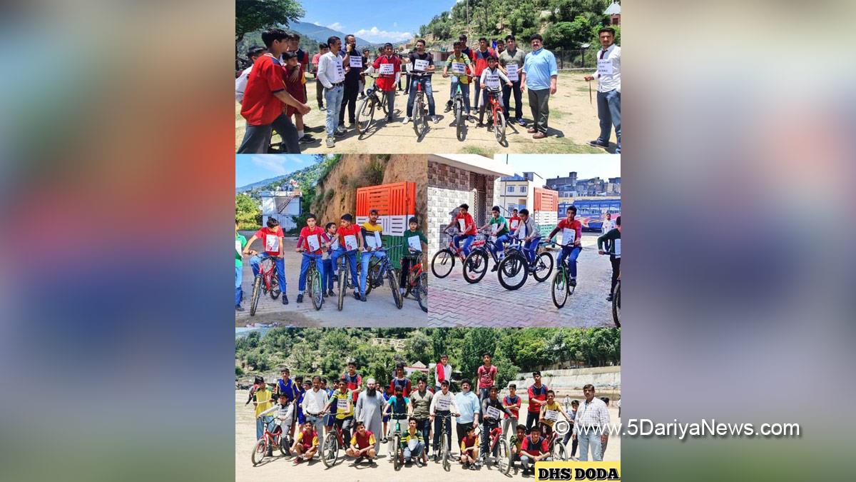 Doda, Ayushi Sudan, Kashmir, Jammu And Kashmir, Jammu & Kashmir, World Bicycle Day, Azadi Ka Amrit Mahotsav, 75th Anniversary of Indian Independence, 75th years of Independence, Har ghar Tiranga, Kashmir, Jammu And Kashmir, Jammu & Kashmir, Kashmir Valley