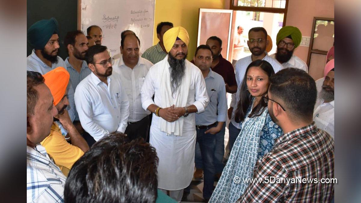 DC Hoshiarpur, Deputy Commissioner Hoshiarpur, Komal Mittal, Hoshiarpur, Karambir Singh Ghuman, Dasuya, AAP, Aam Aadmi Party, Aam Aadmi Party Punjab, AAP Punjab