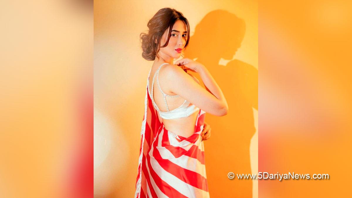 Bollywood, Entertainment, Mumbai, Actress, Cinema, Hindi Films, Movie, Mumbai News, Heroine, Mahira Sharma, Bigg Boss 13, Bajao, Lehmberginni