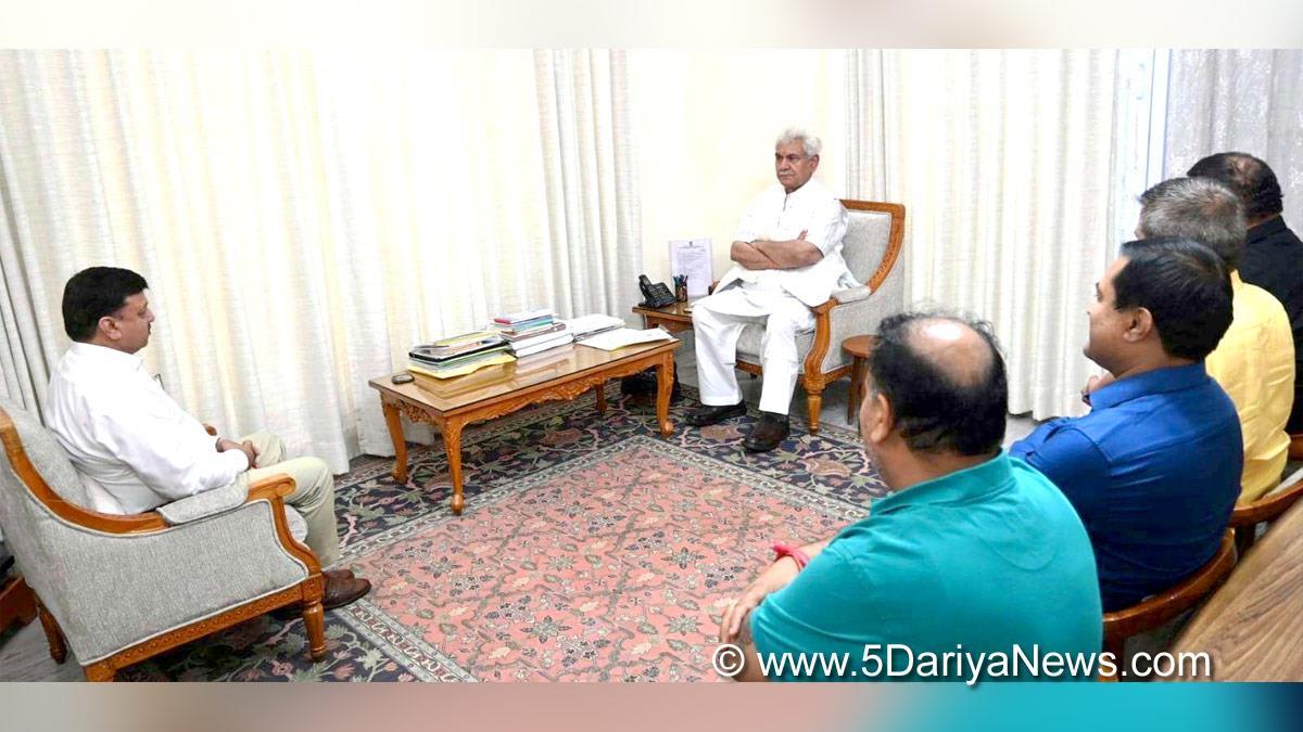 Manoj Sinha,Lieutenant Governor J&K,Raj Bhavan,Jammu,Srinagar,Kashmir,Jammu And Kashmir,Jammu & Kashmir,Arun Gupta,Chamber of Commerce and Industry,CCI