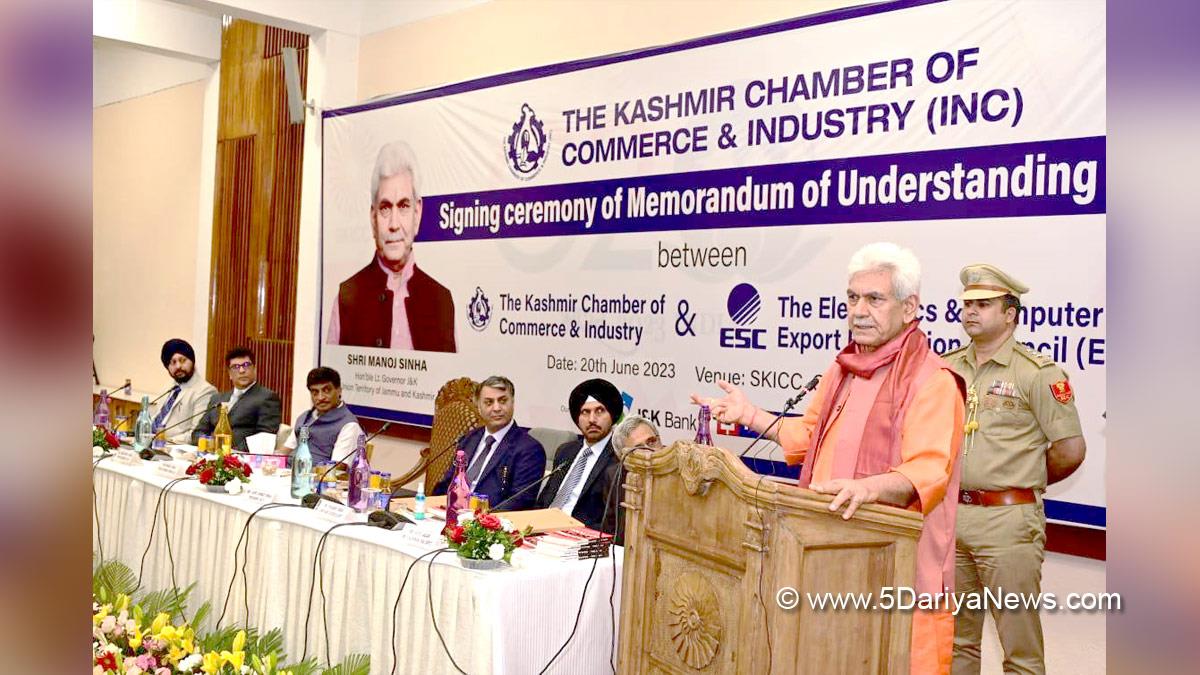 Manoj Sinha, Lieutenant Governor J&K, Raj Bhavan, Jammu, Srinagar, Kashmir, Jammu And Kashmir, Jammu & Kashmir, Kashmir Chamber of Commerce and Industry, KCCI, Sandeep Narula, Javid Ahmad Tenga, Memorandum of Understanding, MoU
