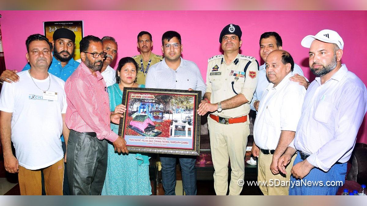 Samba, Deputy Commissioner Samba, Abhishek Sharma,  Kashmir, Jammu And Kashmir, Jammu & Kashmir, Baba Dalip Singh Manhas, Border Security Force, BSF