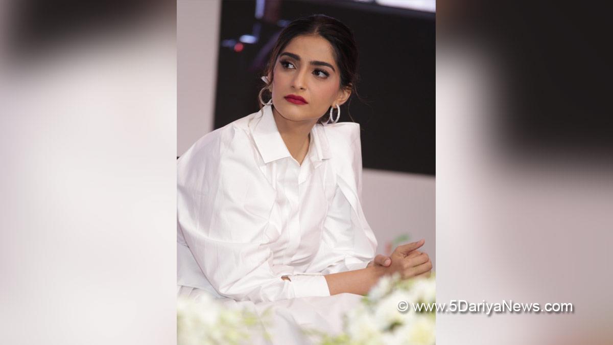 Sonam Kapoor, Bollywood, Entertainment, Mumbai, Actress, Cinema, Hindi Films, Movie, Mumbai News, Heroine, Blind