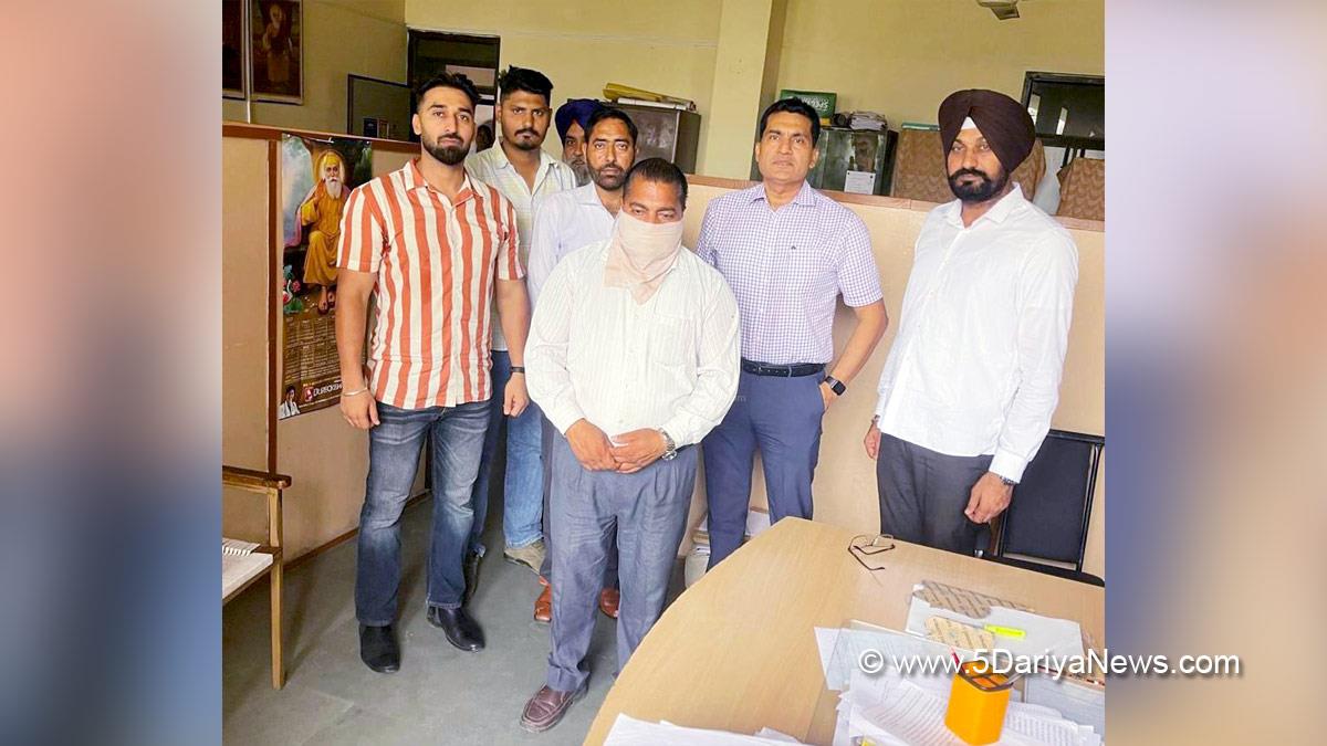 Vigilance Bureau, Crime News Punjab, Punjab Police, Police, Crime News, State Vigilance Bureau, Punjab Vigilance Bureau, VB, Dasuya, Hoshiarpur, Girdawar, Kanoongo, Manjit Singh