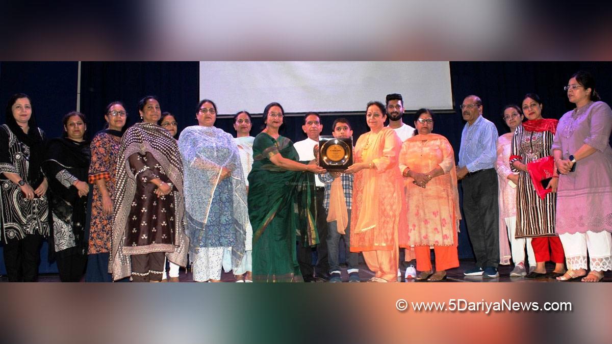 Dr. Anjana Gupta, Padma Shri Padma Sachdev Government College for Women, Kashmir, Jammu And Kashmir, Jammu & Kashmir, Srinagar, Jammu