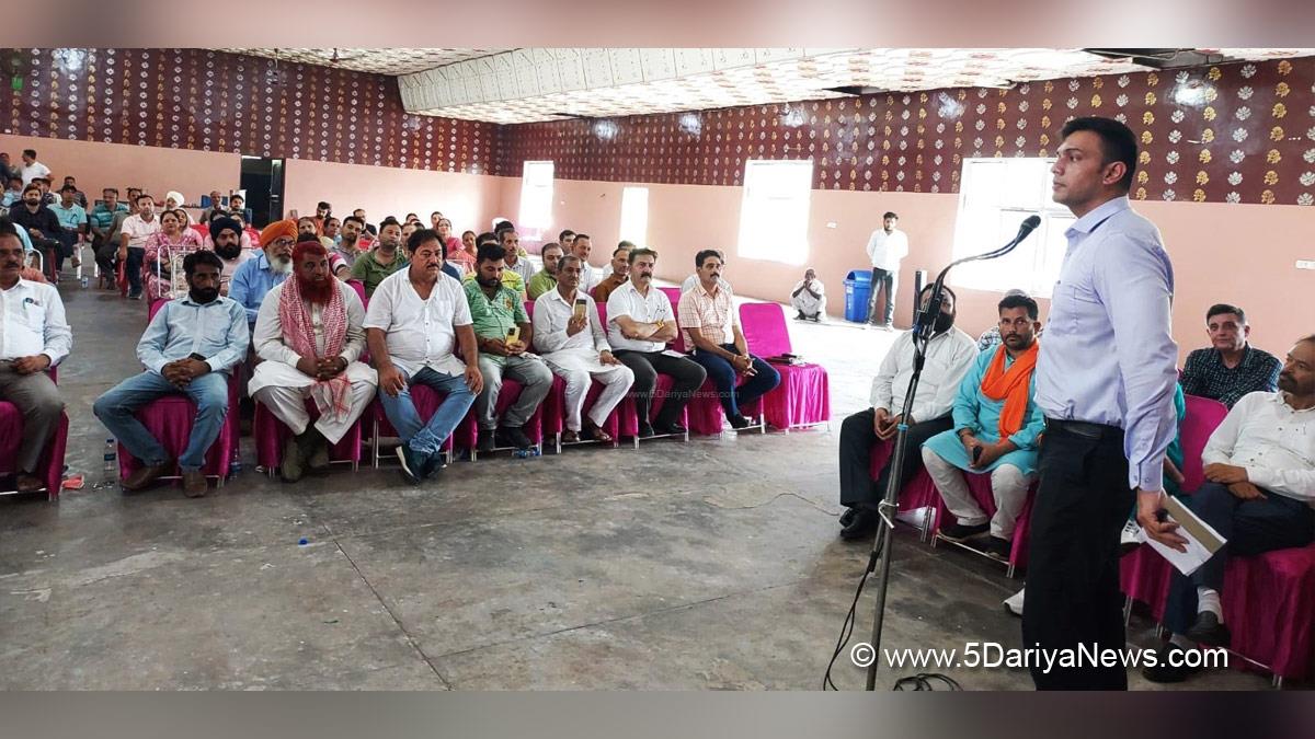Kathua, DDC Kathua, District Development Commissioner Kathua, Rakesh Minhas, Kashmir, Jammu And Kashmir, Jammu & Kashmir, District Administration Kathu