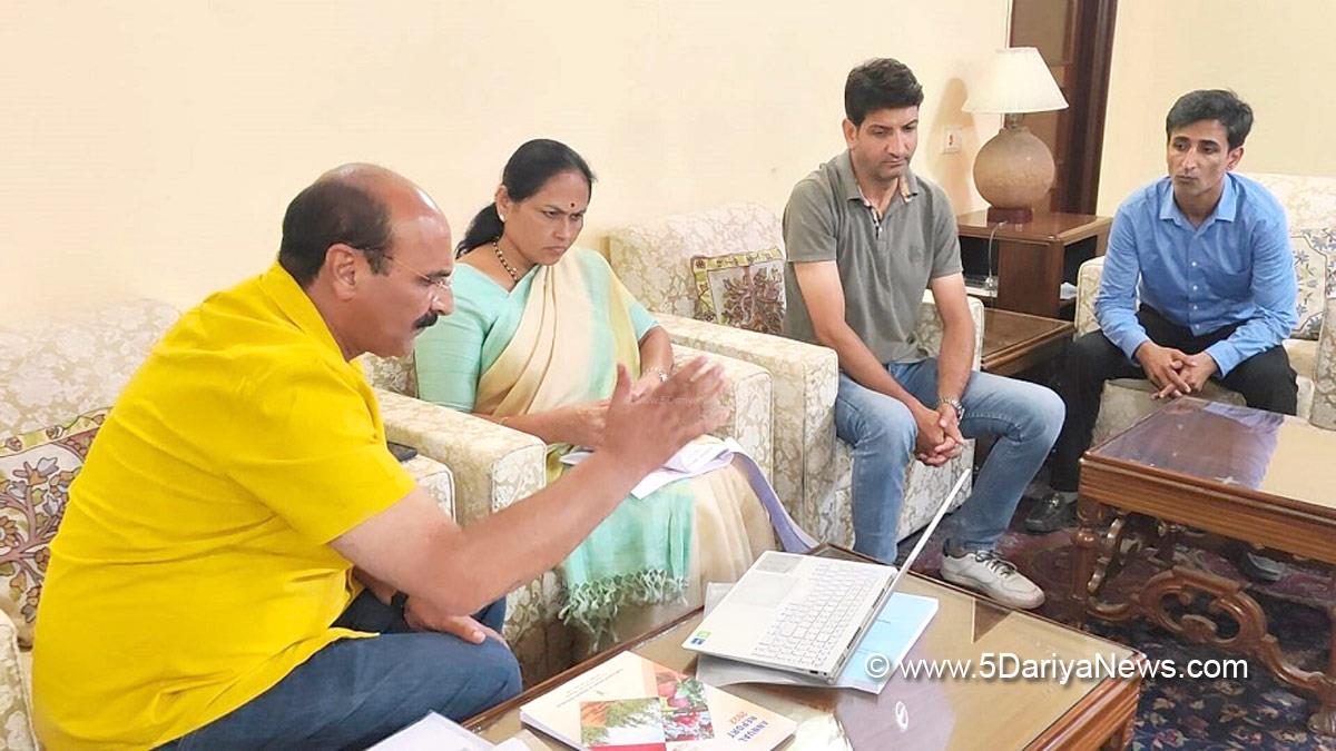 Shobha Karandlaje, Union Minister of State for Agriculture and Farmers Welfare, BJP, Bharatiya Janata Party, Agriculture, Director Agriculture Kashmir, Chowdhary Mohammad Iqbal, Srinagar, Kashmir, Jammu And Kashmir, Jammu & Kashmir, Kashmir Valley
