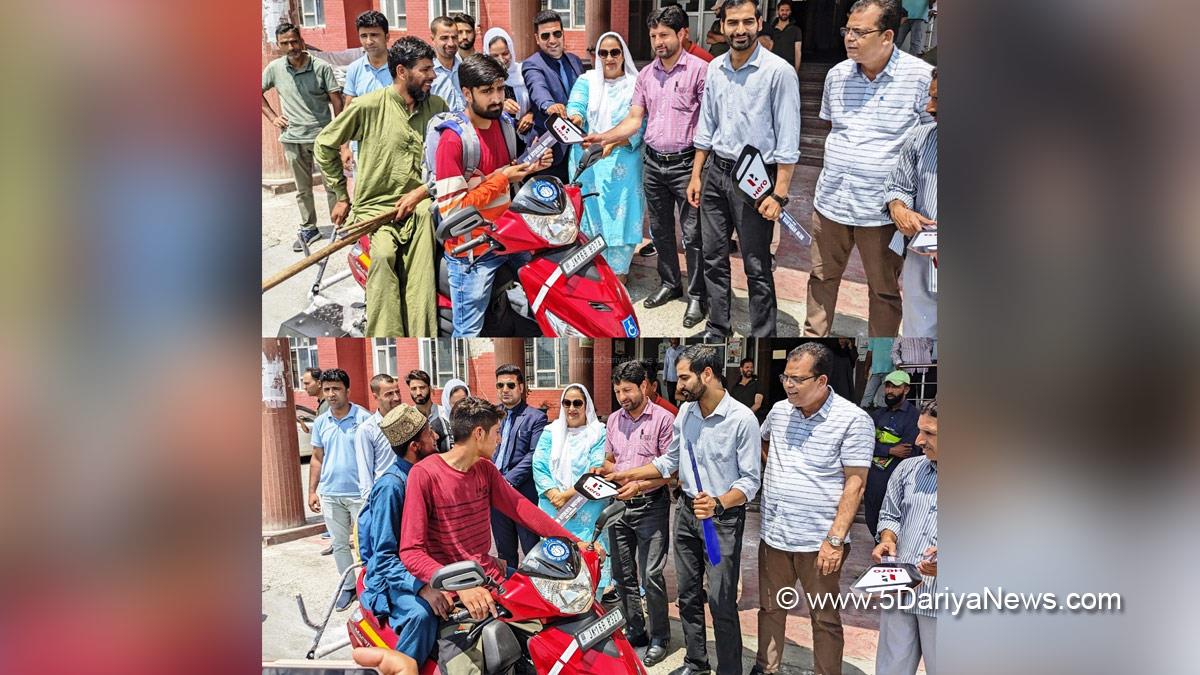 Ganderbal, Nuzhat Ishfaq, Kashmir, Jammu And Kashmir, Jammu & Kashmir, District Administration Ganderbal