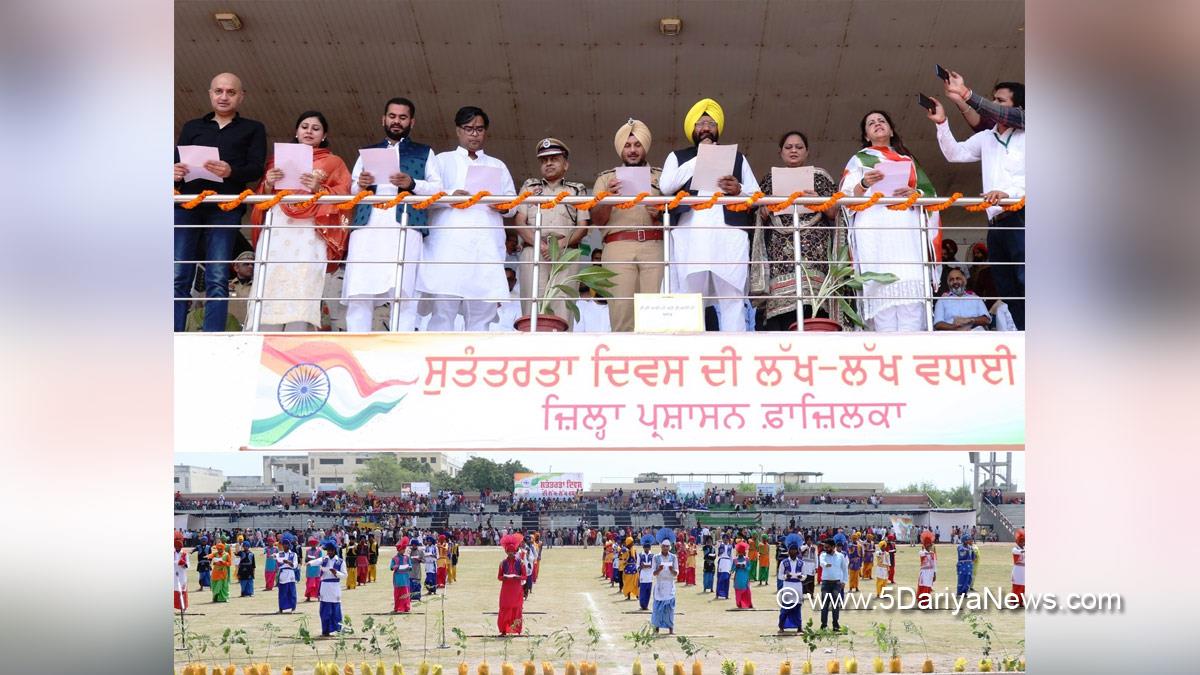 Balkar Singh, Jalandhar, AAP, Aam Aadmi Party, Aam Aadmi Party Punjab, AAP Punjab, DC Fazilka, Senu Duggal, Fazilka, Deputy Commissioner Fazilka, Independence Day, Independence Day of India , Independence Day 2023 , 77th Independence Day 2023, Independence Day India, Indian Flag, Har Ghar Tiranga, 15 august 2023