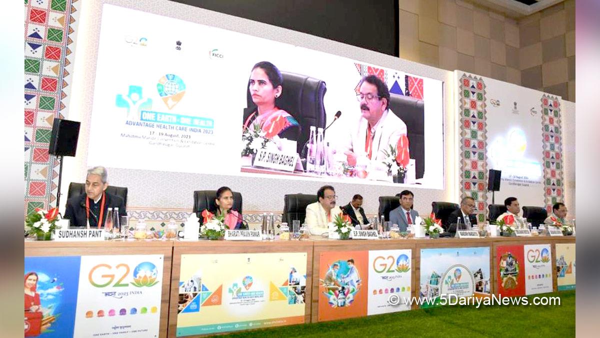 Mansukh Mandaviya, Union Minister of Health & Family Welfare, BJP, Bharatiya Janata Party, Gandhinagar, Sarbananda Sonowal, Dr. Bharti Pravin Pawar, Dr. Mahendra Munjapara, Dr. Munjapara Mahendrabhai
