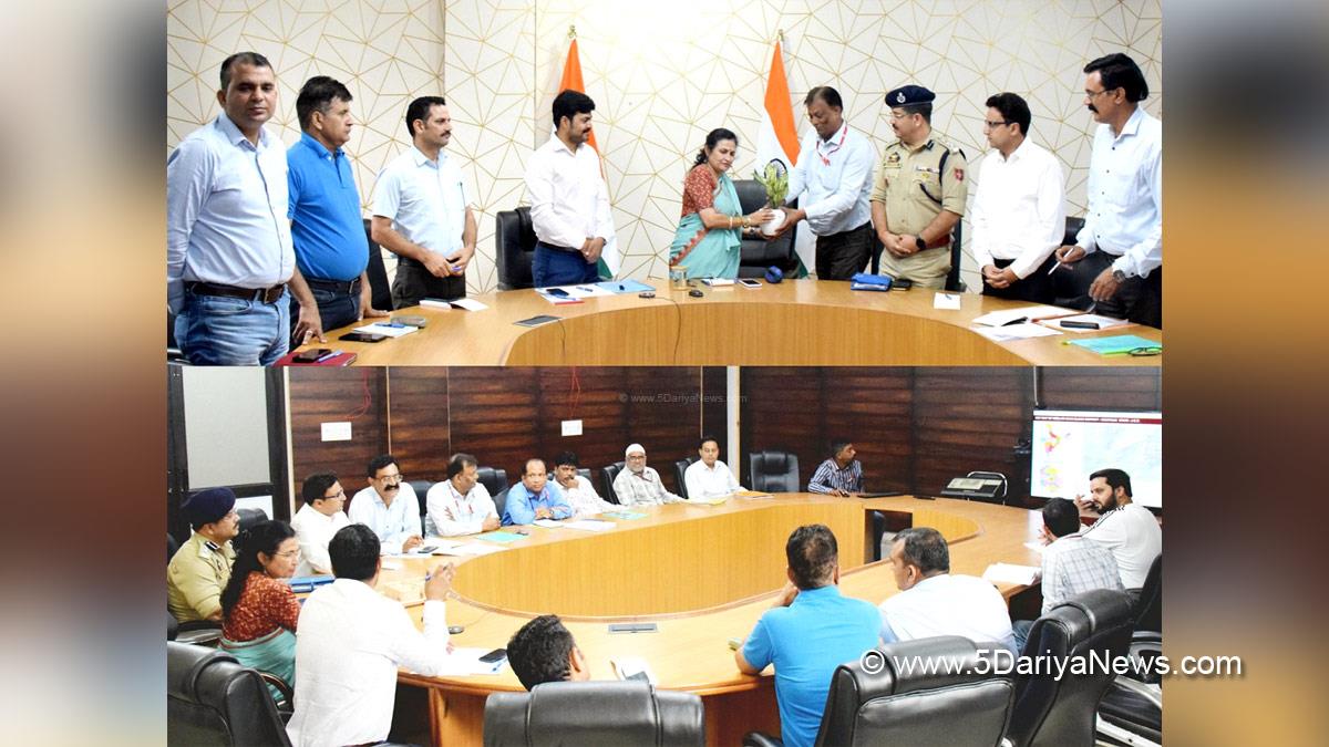 Dr. Rashmi Singh, Kishtwar, DDC Kishtwar, District Development Commissioner Kishtwar, Dr. Devansh Yadav, Kashmir, Jammu And Kashmir, Jammu & Kashmir, District Administration Kishtwar