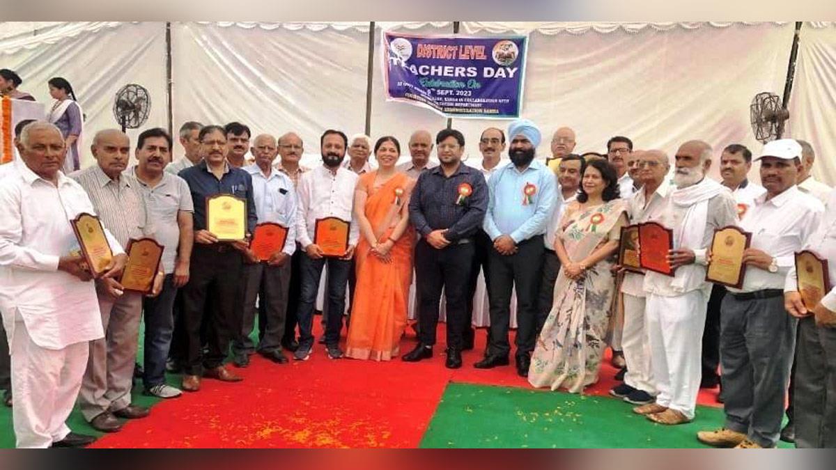 Samba, Deputy Commissioner Samba, Abhishek Sharma, Kashmir, Jammu And Kashmir, Jammu & Kashmir, District Administration Samba, Pt. Prem Nath Dogra Degree College Samba, Teachers day, Teachers’ Day, Dr. Sarvepalli Radha Krishnan, Dr. Sarvepalli Radhakrishnan, Teachers day 2023