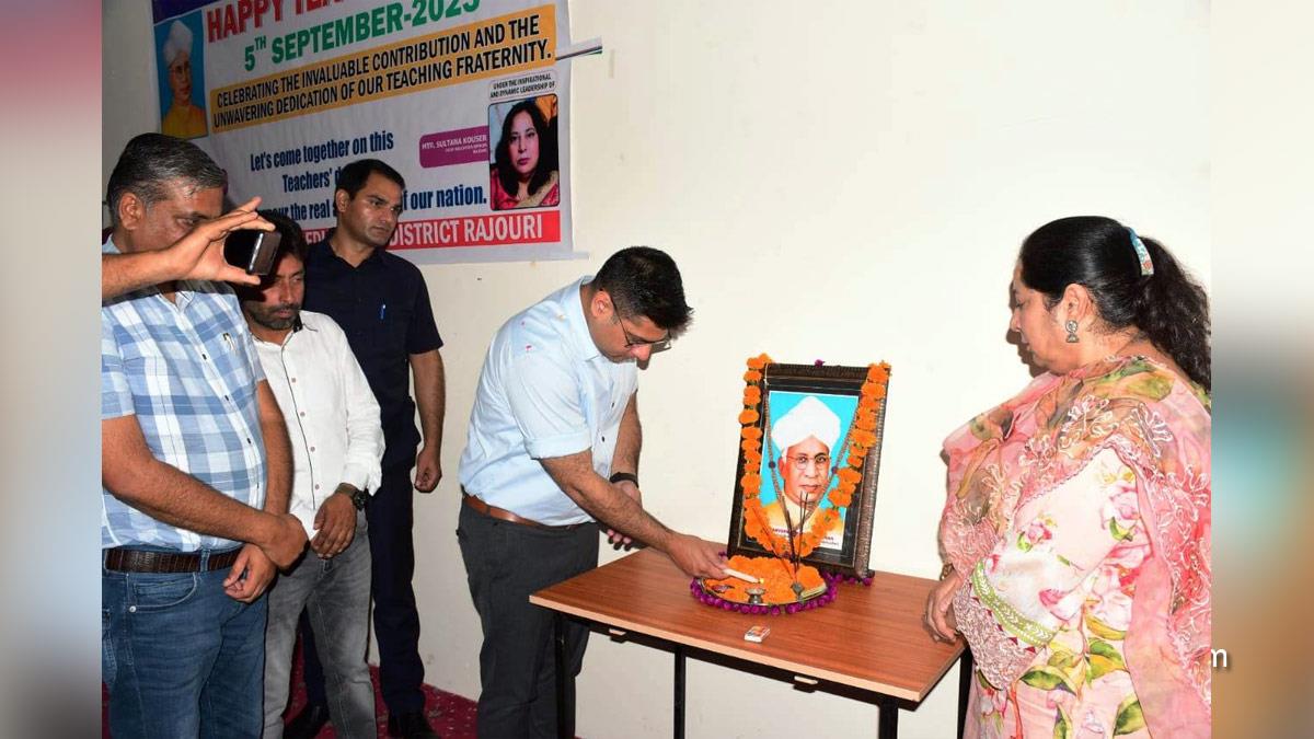 Rajouri, DDC Rajouri, District Development Commissioner Rajouri, Vikas Kundal, Kashmir, Jammu And Kashmir, Jammu & Kashmir, District Administration Rajouri,Teachers day, Teachers’ Day, Dr. Sarvepalli Radha Krishnan, Dr. Sarvepalli Radhakrishnan, Teachers day 2023