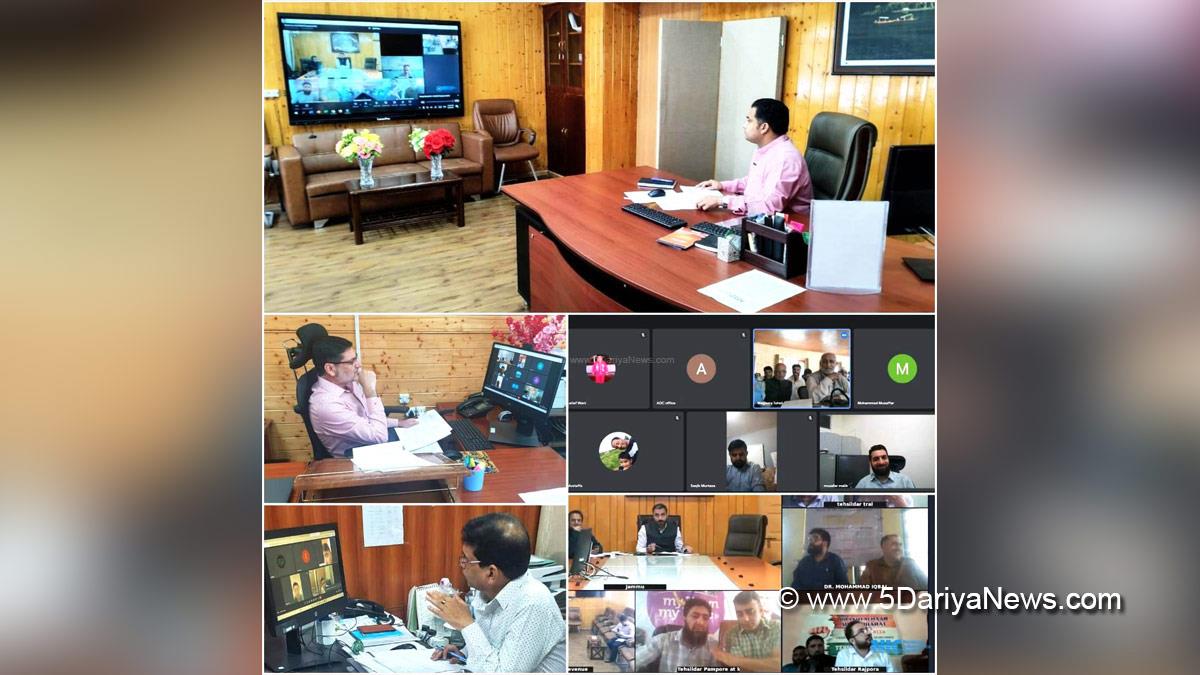 Pulwama, Deputy Commissioner Pulwama, Dr Basharat Qayoom, Dr. Basharat Qayoom, Kashmir, Jammu And Kashmir, Jammu & Kashmir, District Administration Pulwama, Dr. Piyush Singla, Bhrashtachar Mukt J&K celebrations, Bhrashtachar Mukt J&K, Brashtachar Mukt J&K Week