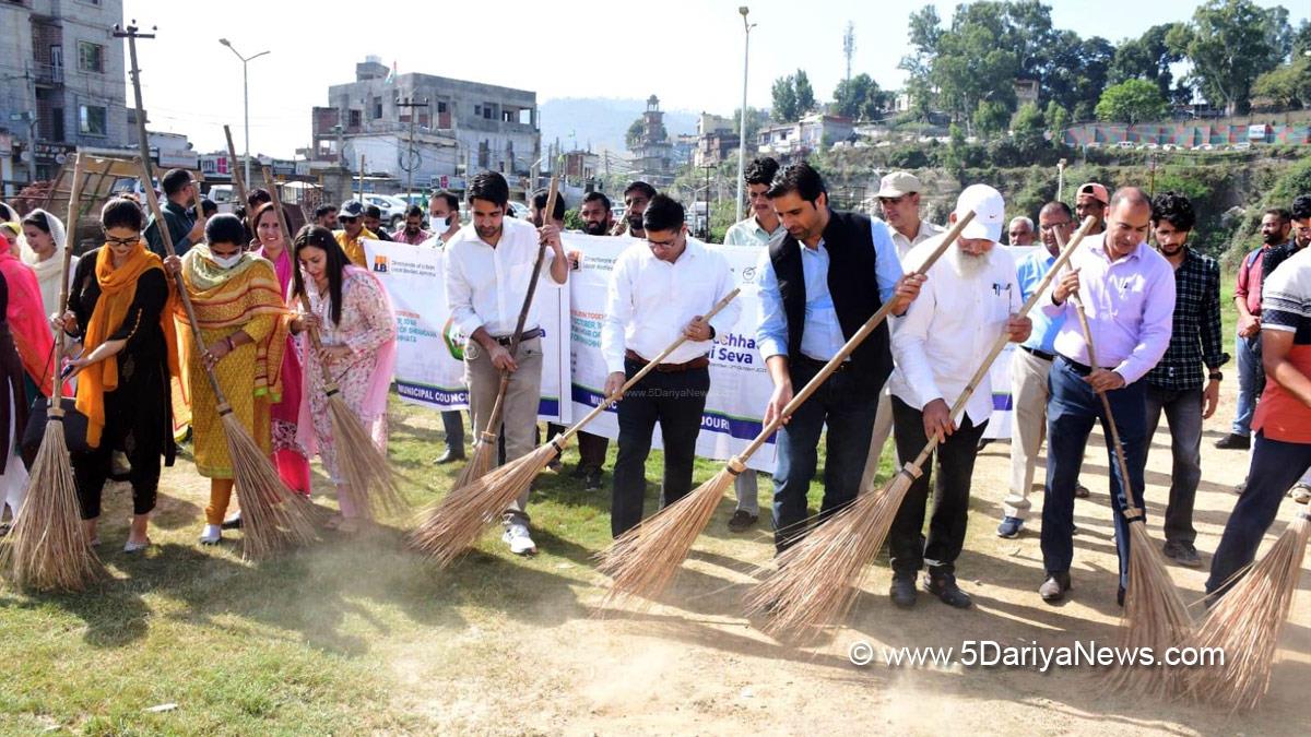 Rajouri, DDC Rajouri, District Development Commissioner Rajouri, Vikas Kundal, Kashmir, Jammu And Kashmir, Jammu & Kashmir, District Administration Rajouri,Swachhta Hi Seva, Indian Swachhta League 2.0, Swachhta League 2.0, India Vs Garbage, Garbage Free India, Indian Swachhata League, Swachhata Hi Seva, Youth Vs Garbage, Swachh Bharat, Swachh Bharat Mission, Swachhta Pakhwada, Ek Tareekh Ek Gahanta Ek Saath
