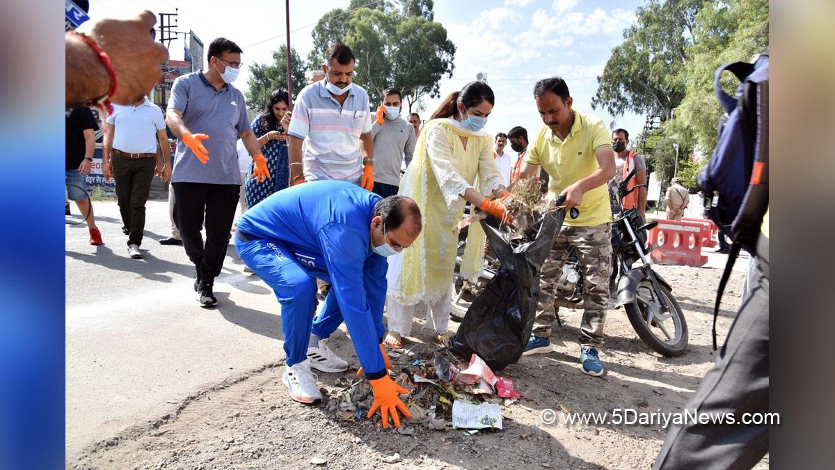 Udhampur, Saloni Rai, DDC Udhampur, District Development Commissioner Udhampur, Kashmir, Jammu And Kashmir, Jammu & Kashmir, District Administration Udhampur, Swachhta Hi Seva, Indian Swachhta League 2.0, Swachhta League 2.0, India Vs Garbage, Garbage Free India, Indian Swachhata League, Swachhata Hi Seva, Youth Vs Garbage, Swachh Bharat, Swachh Bharat Mission, Swachhta Pakhwada, Ek Tareekh Ek Gahanta Ek Saath