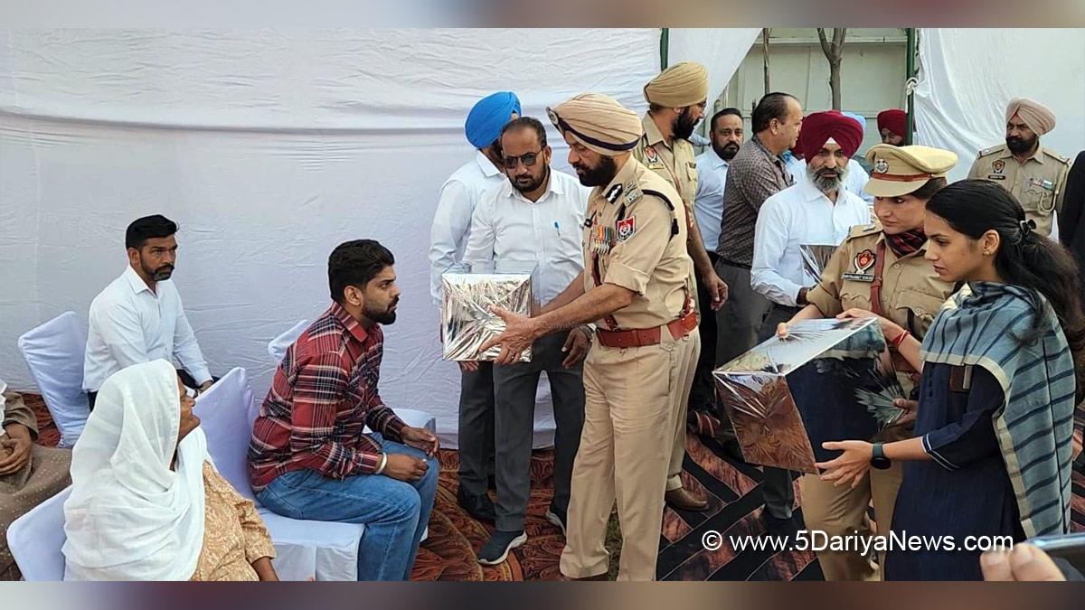 DC Patiala, Deputy Commissioner Patiala, Sakshi Sawhney, Patiala, 64th Police Commemoration Day, Police Commemoration Day, Police, Punjab Police, Mukhwinder Singh Chhina, Patiala, Police Commemoration Day Parade 