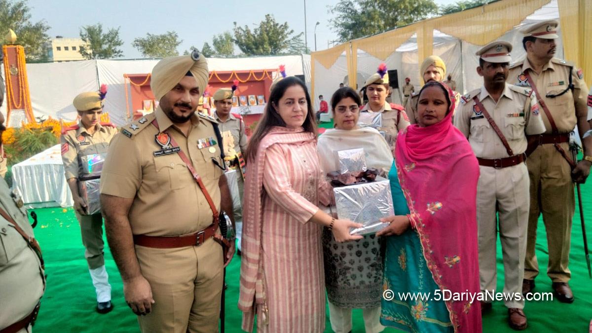 DC Fazilka, Senu Duggal, Fazilka, Deputy Commissioner Fazilka, 64th Police Commemoration Day, Police Commemoration Day, Police, Punjab Police, Police Commemoration Day Parade 