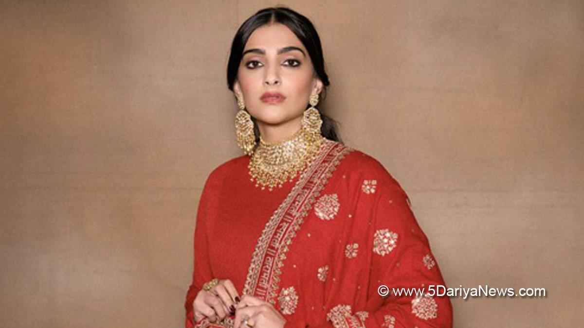 Bollywood, Entertainment, Mumbai, Actor, Actress, Cinema, Hindi Films, Movie, Mumbai News, Heroine, Sonam Kapoor, Sonam Kapoor News, Sonam Kapoor Latest News, Prem Ratan Dhan Payo, Prem Ratan Dhan Payo Sonam Kapoor, Prem Ratan Dhan Payo Sonam, Prem Ratan Dhan Payo Sonam Designer, Prem Ratan Dhan Payo Sonam Kapoor Designer