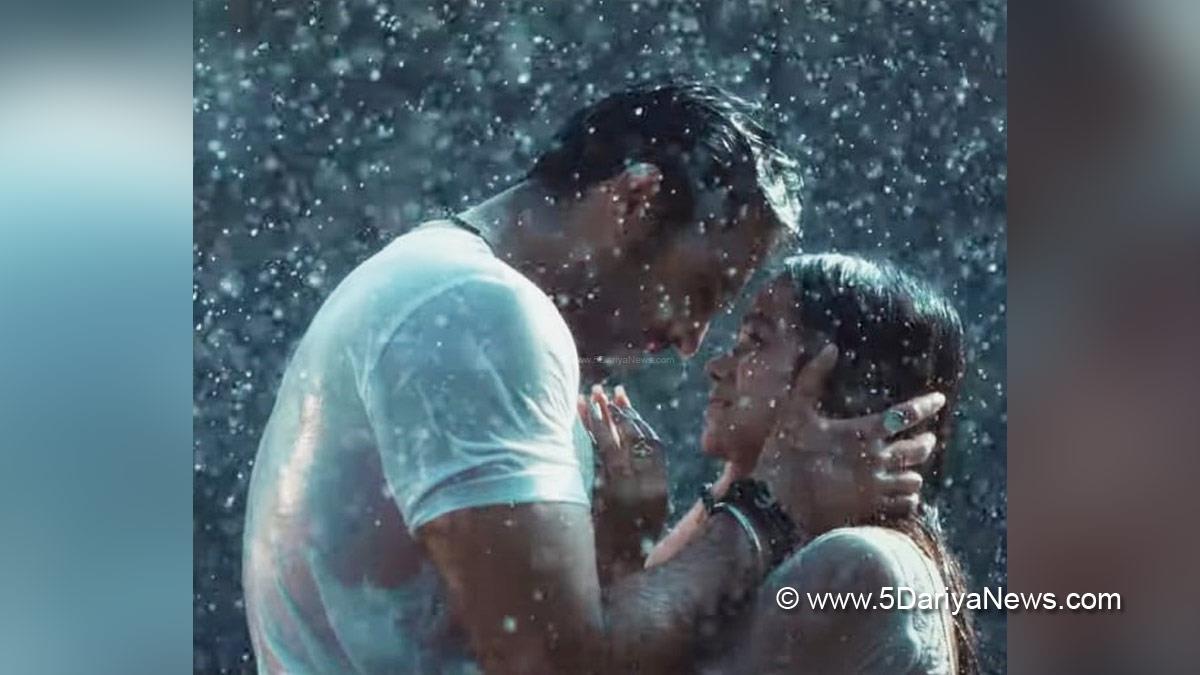 Music, Baarish Ke Aane Se, Baarish Ke Aane Se Song, Baarish Ke Aane Se Lyics, Baarish Ke Aane Se Song Lyrics, Shreya Ghoshal, Tony Kakkar, Shreya Ghoshal Tony Kakkar, Shreya Ghoshal Tony Kakkar Song, Shreya Ghoshal Tony Kakkar Baarish Ke Aane Se