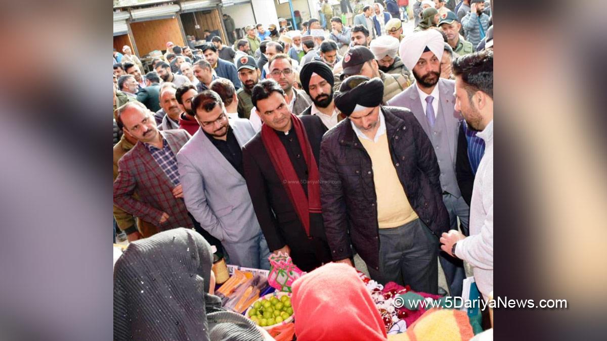 Poonch, Deputy Commissioner Poonch, Yasin M. Choudhary, Yasin Mohammad Choudhary, Kashmir, Jammu And Kashmir, Jammu & Kashmir, District Administration Poonch, Viksit Bharat Sankalp Yatra, VBSY, Vikramjeet Singh, Vikramjit Singh