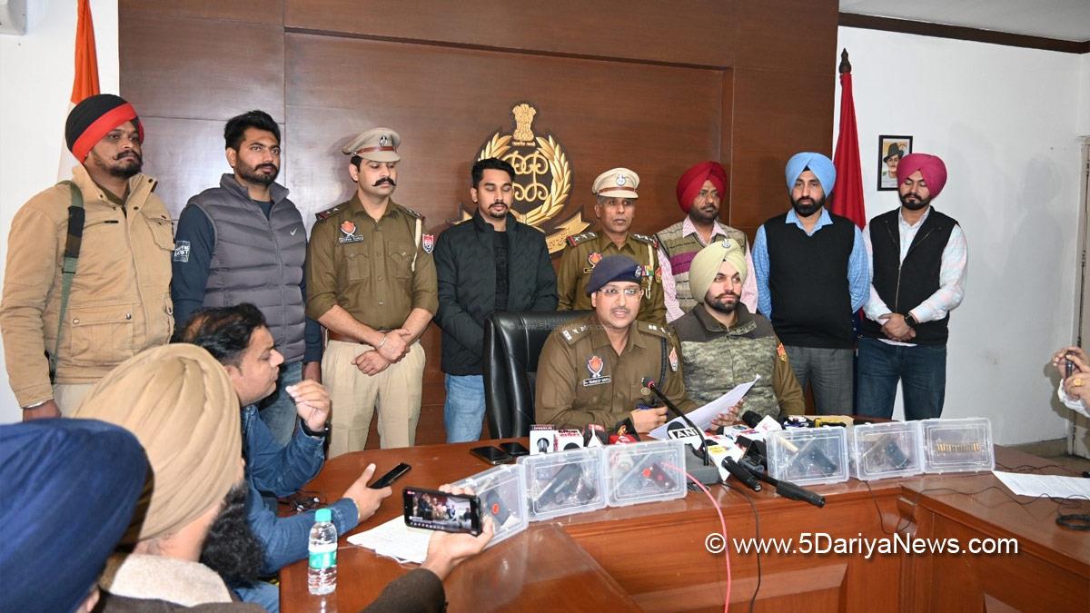 Crime News Punjab, Punjab Police, Police, Crime News, S.A.S. Nagar Police, Mohali Police, Dr. Sandeep Garg, SSP Mohali