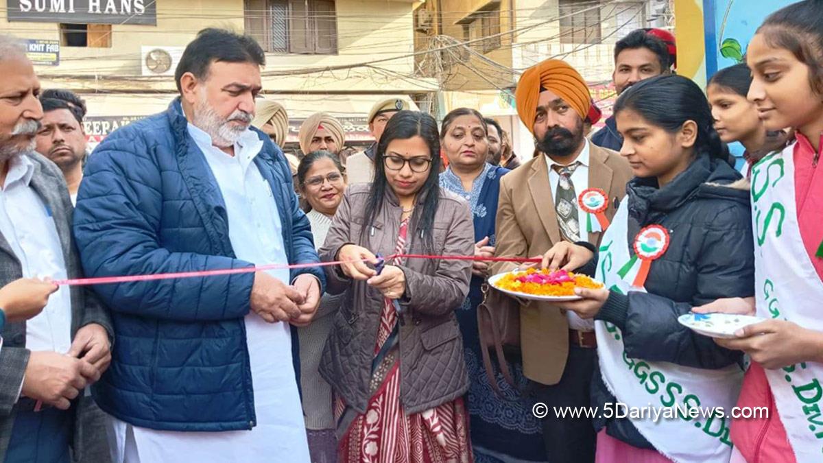 Ashok Prashar Pappi, Ashok Prashar, Ludhiana, AAP, Aam Aadmi Party, Aam Aadmi Party Punjab, AAP Punjab, DC Ludhiana, Surabhi Malik, Deputy Commissioner Ludhiana
