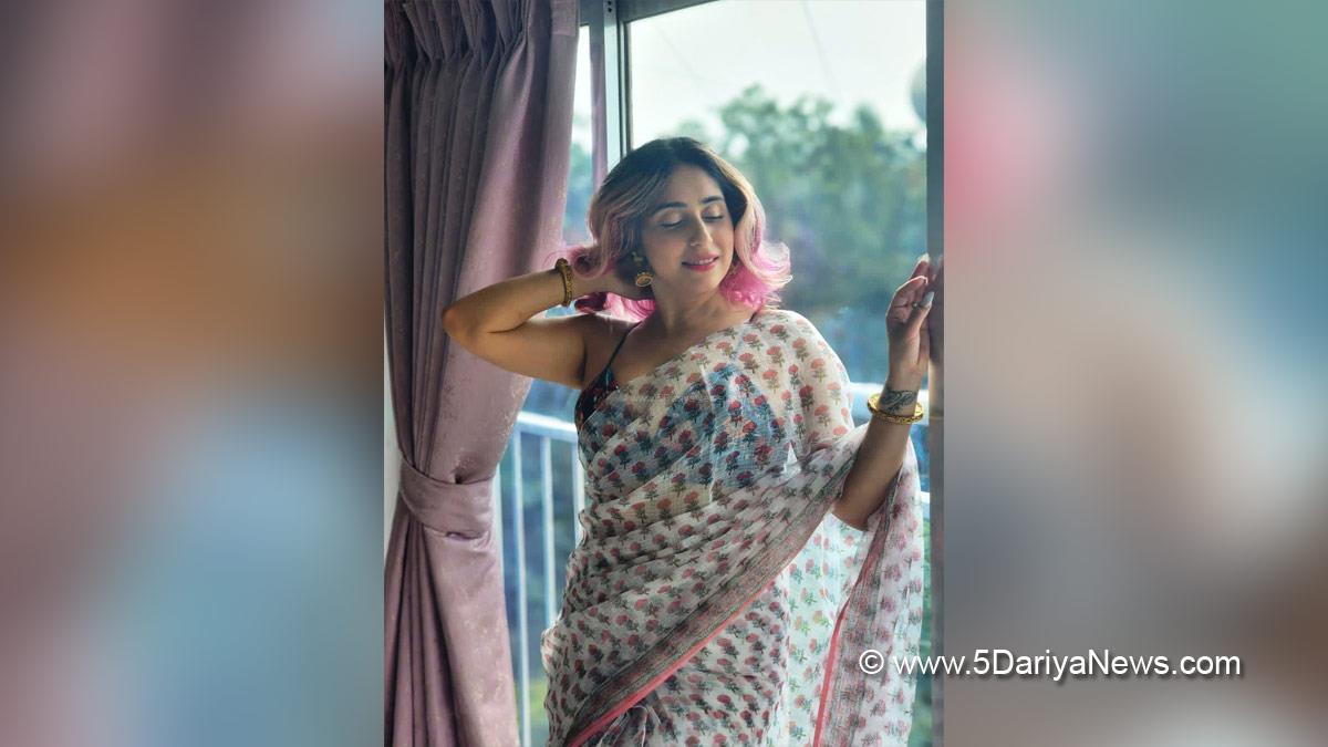 Music, Entertainment, Mumbai, Singer, Song, Mumbai News, Neha Bhasin