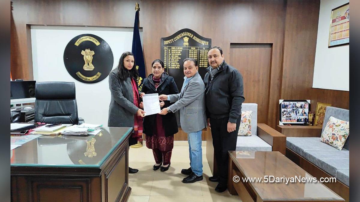 DC Hoshiarpur, Deputy Commissioner Hoshiarpur, Komal Mittal, Hoshiarpur