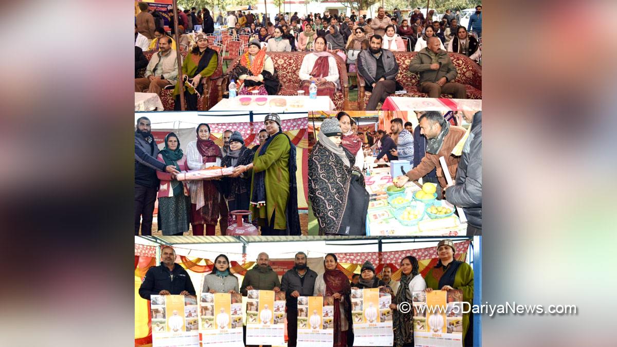 Sangeeta Gupta, Reasi, Viksit Bharat Sankalp Yatra, VBSY, Information Education and Communication, Meri Kahani Meri Zubani, Kashmir, Jammu And Kashmir, Jammu & Kashmir, District Administration Reasi