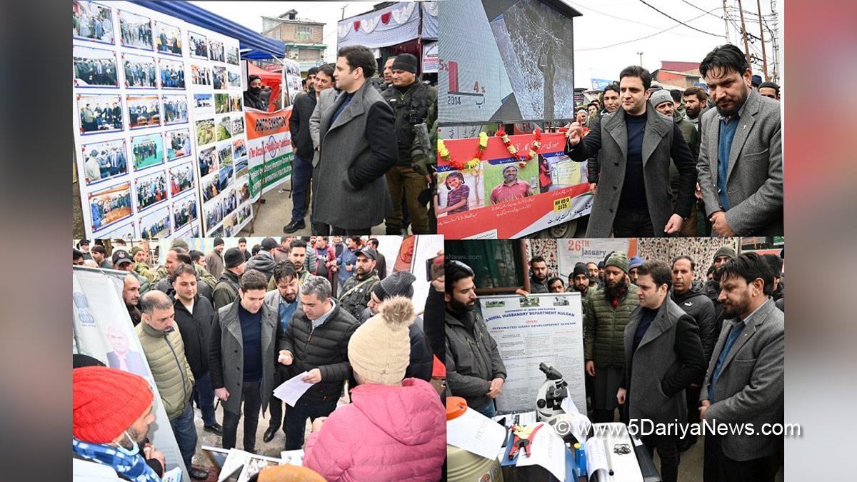 Kulgam, Deputy Commissioner Kulgam, Athar Aamir Khan, Kashmir, Jammu And Kashmir, Jammu & Kashmir, District Administration Kulgam, Viksit Bharat Sankalp Yatra, VBSY, Information Education and Communication, Meri Kahani Meri Zubani