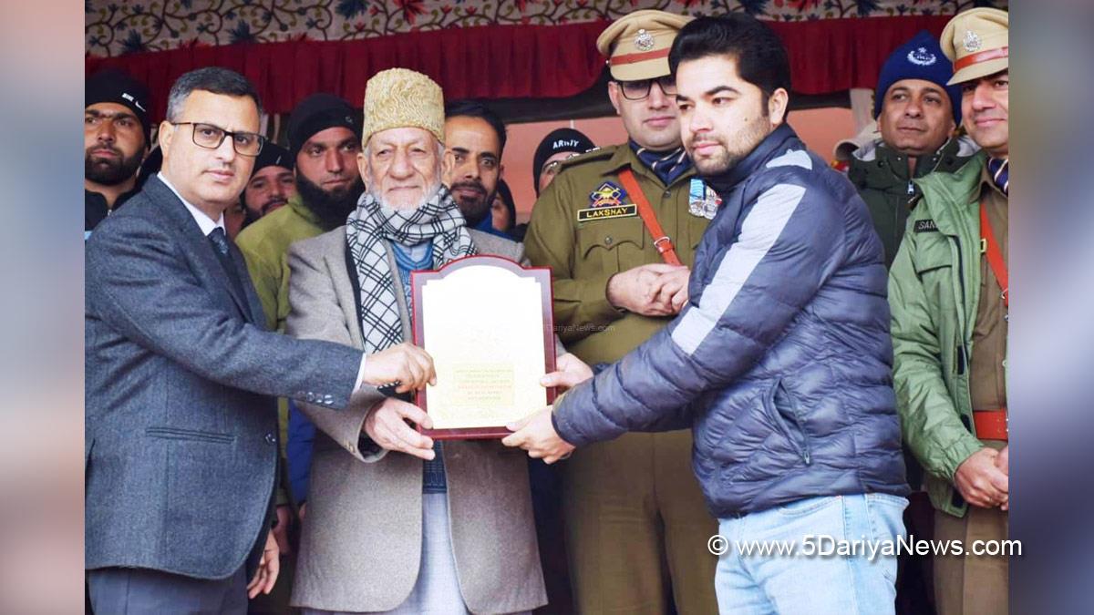 Bandipora, Deputy Commissioner Bandipora, Shakeel-ul-Rehman Rather, Kashmir, Jammu And Kashmir, Jammu & Kashmir, District Administration Bandipora, 75th Republic Day, Republic Day 2024, Republic Day of India, Indian Republic Day, 26 January 2024, Republic Day Celebrations
