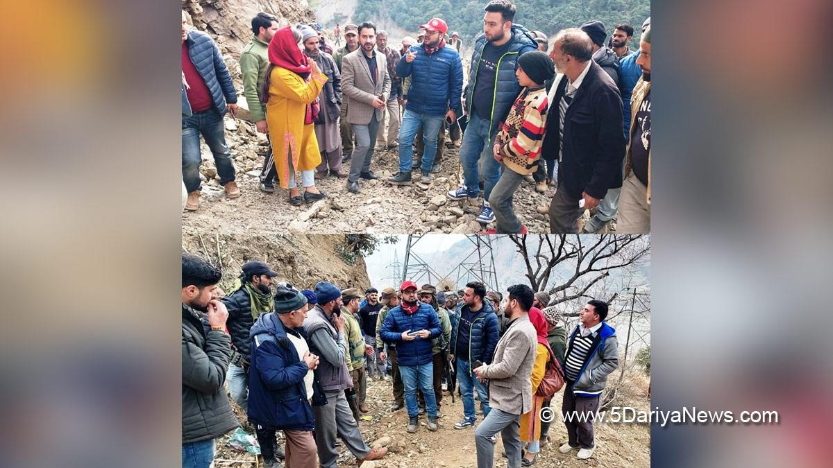 Deputy Commissioner Poonch, Yasin M. Choudhary inspects pace of road construction works in Block Bufliaz