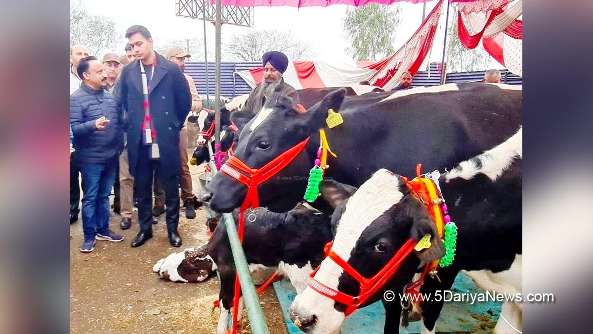 Kathua, DDC Kathua, District Development Commissioner Kathua, Rakesh Minhas, Dr. Rakesh Minhas, Kashmir, Jammu And Kashmir, Jammu & Kashmir, District Administration Kathua