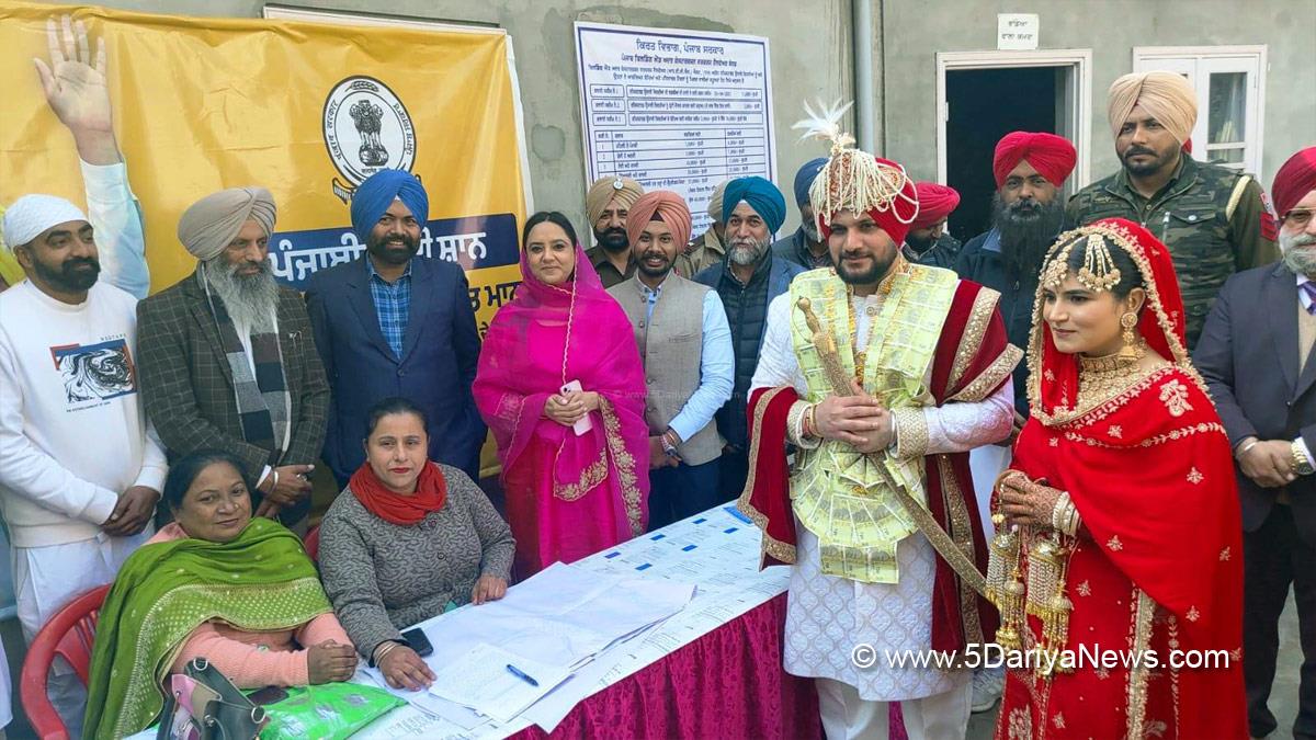 Amandeep Kaur Arora, Dr. Amandeep Kaur Arora, AAP, Aam Aadmi Party, Aam Aadmi Party Punjab, AAP Punjab, Sarkar Aapke Dwar, DC Moga, Kulwant Singh, Deputy Commissioner Moga, Moga